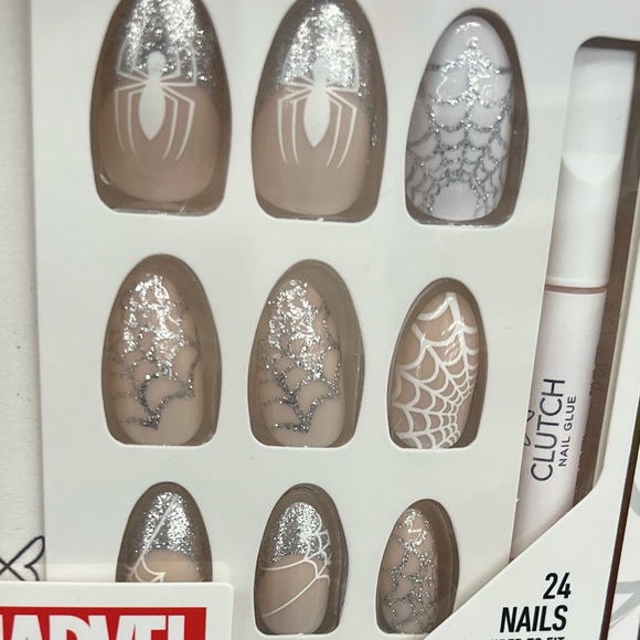 NEW Clutch Nails Spidey Web Marvel Press on nails Medium Almond New Sealed - Picture 5 of 10